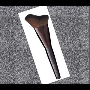 Laura Mercier Glow Powder Brush